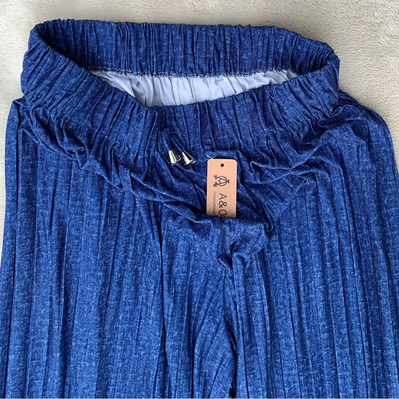 New with tags A&O International stretchy pleated palazzo pants M - Picture 2 of 6